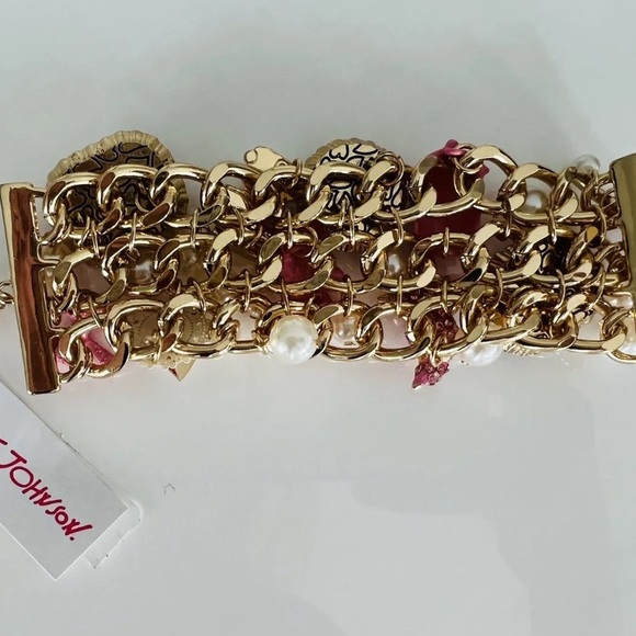 NWT ⚜️💖⚜️ Betsey Johnson Babycakes Cluster Bracelet - Picture 11 of 11